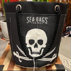 NWT Sea Bags repurposed sails beach bag tote Jolly Roger beverage bucket